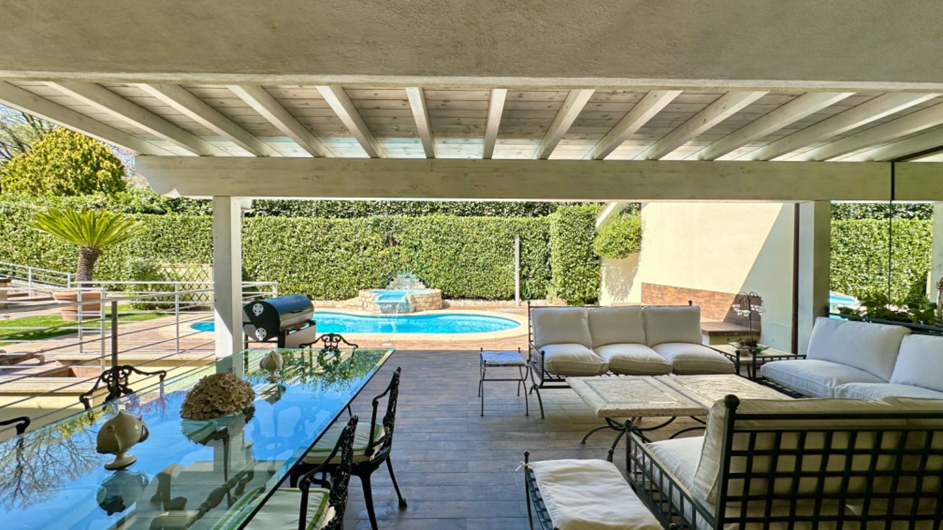 Villa quadrifamiliare in vendita a Roma, Olgiata