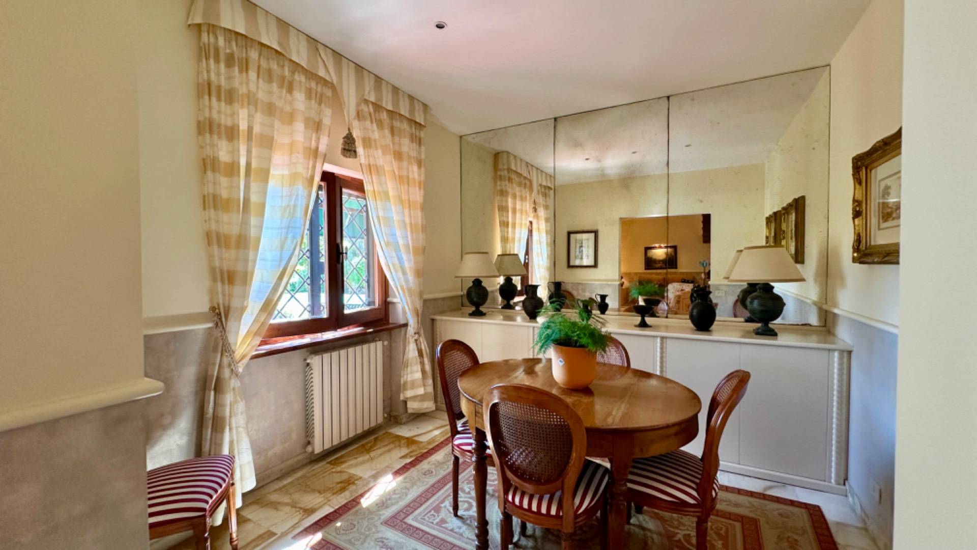 Bifamiliare in vendita a Roma, Olgiata