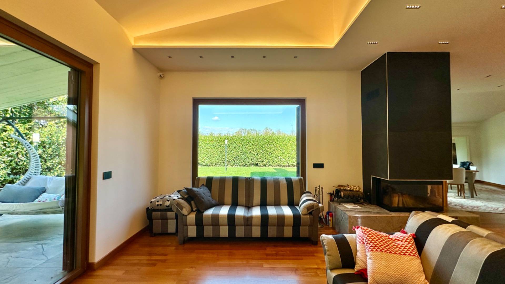 Villa bifamiliare in vendita a Roma, Olgiata