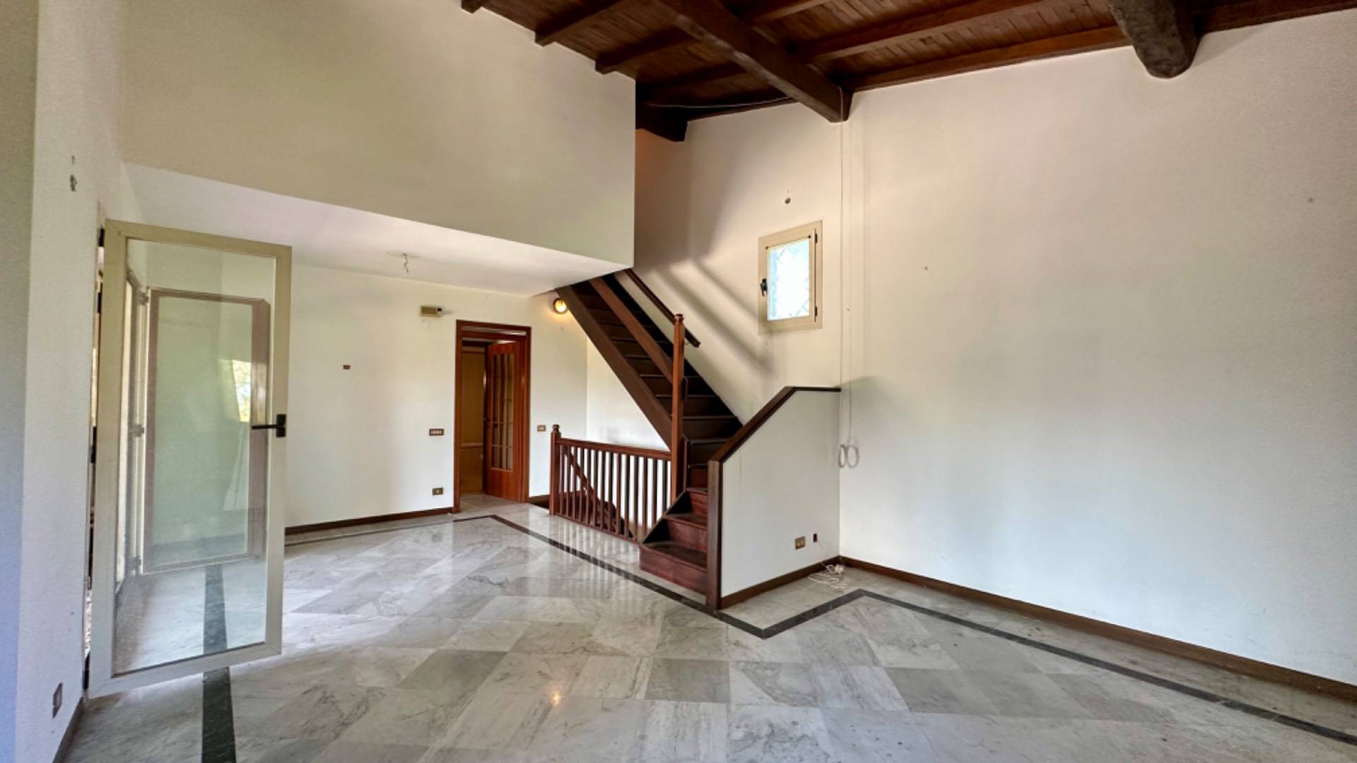 Villa bifamiliare in vendita a Roma, Ardeatino
