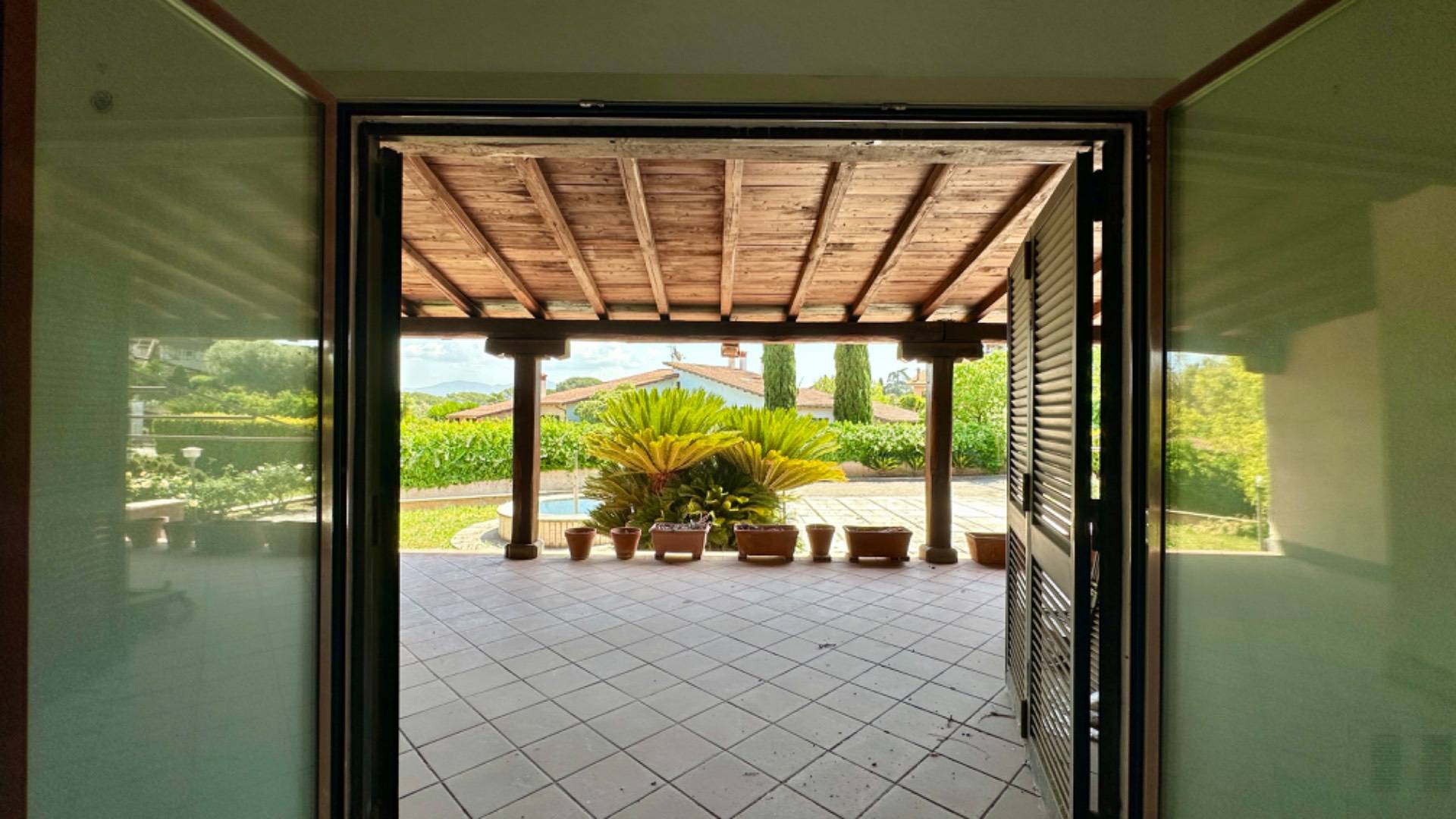 Villa bifamiliare in vendita a Roma, Ardeatino
