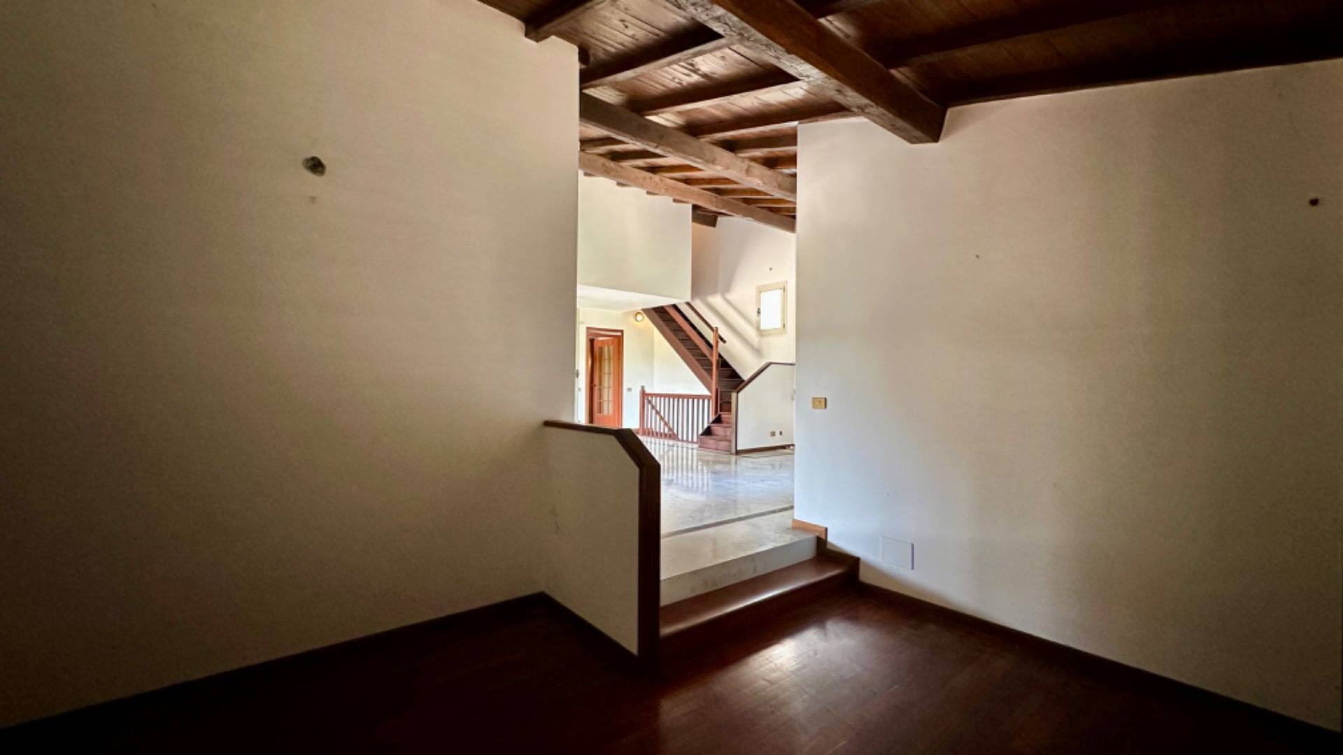 Villa bifamiliare in vendita a Roma, Ardeatino
