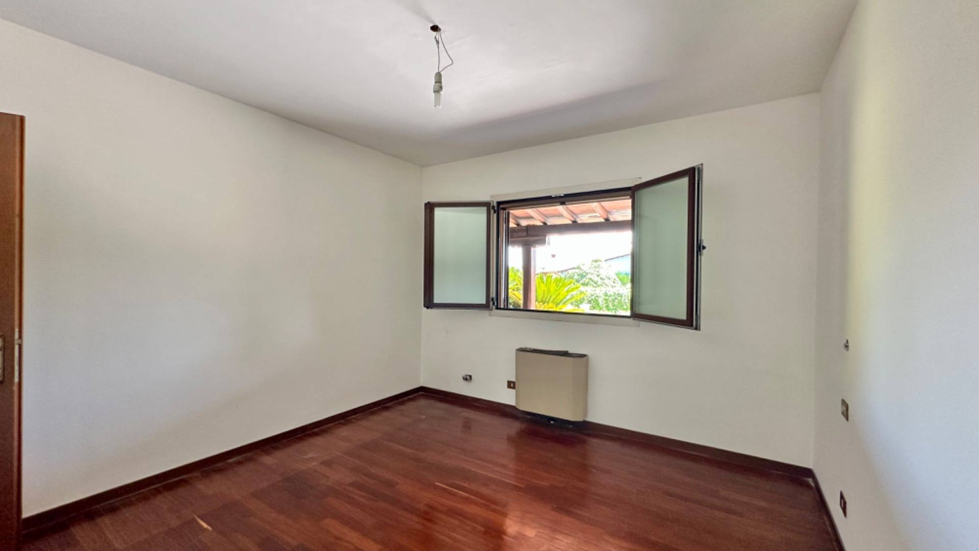 Villa bifamiliare in vendita a Roma, Ardeatino