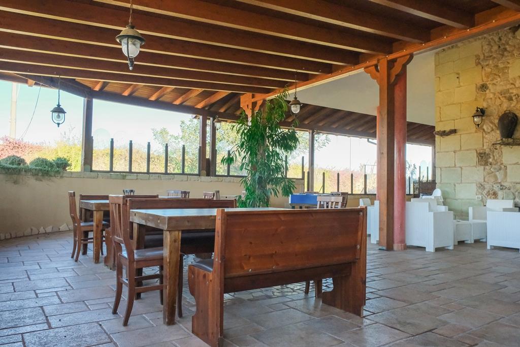 Attivit� commerciale Albergo con giardino a Giurdignano