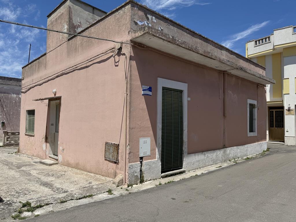Casa indipendente con terrazzo in via xxiv maggio 19, Giurdignano