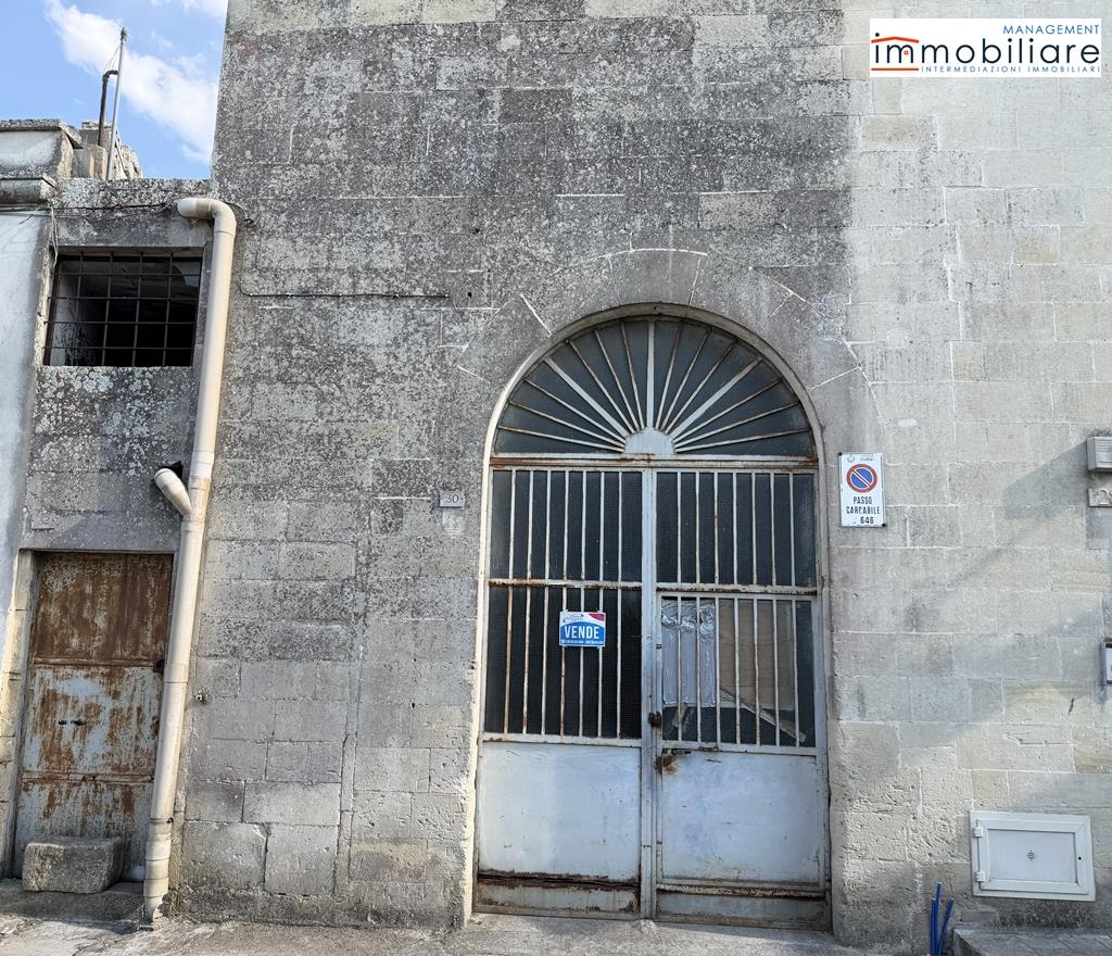Locale commerciale in vendita in vico le site 30, Cursi