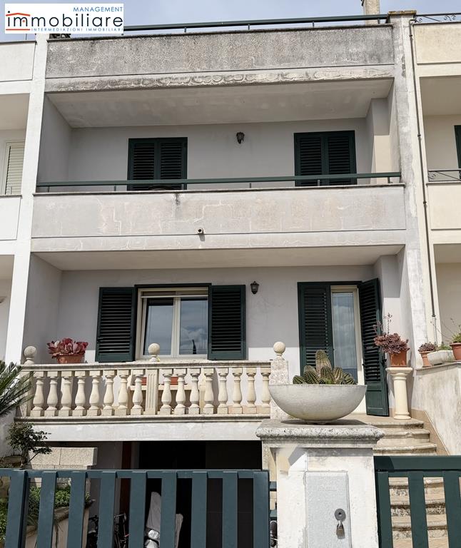 Casa indipendente con giardino in via leonardo mascello 70, Castrignano de' Greci