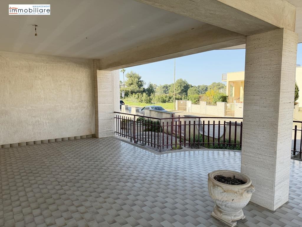 Villa con giardino in via fratelli rosselli 2, Castrignano de' Greci