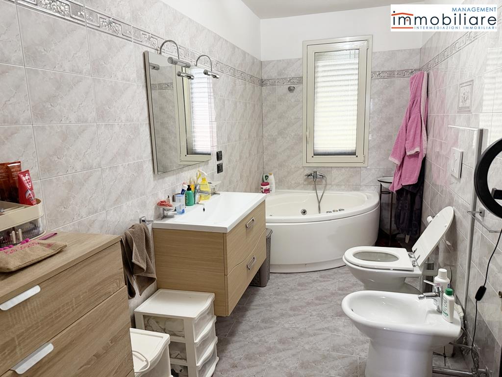 Casa indipendente con giardino in via leonardo mascello 70, Castrignano de' Greci