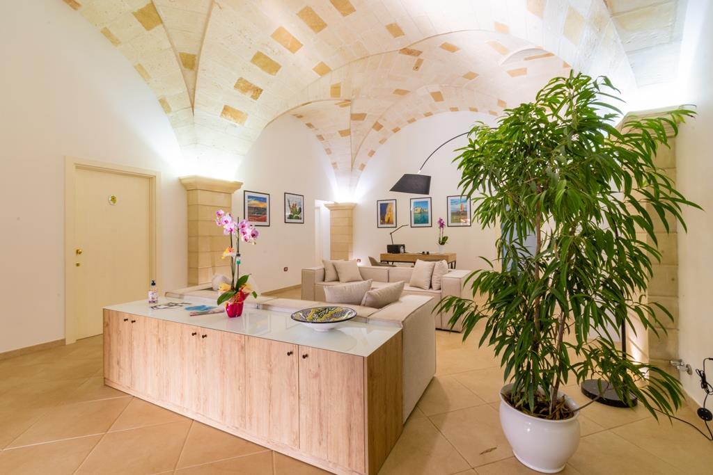 Attivit� commerciale Albergo con giardino a Giurdignano
