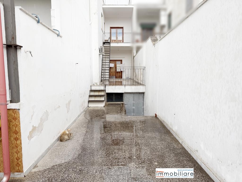 Casa indipendente con giardino in via martiri dlla resistenza 43, Martano