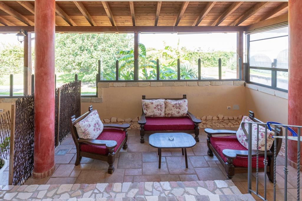 Attivit� commerciale Albergo con giardino a Giurdignano