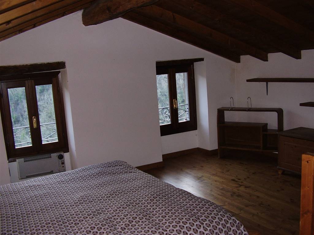 Vende appartamento ristrutturato a Apricale