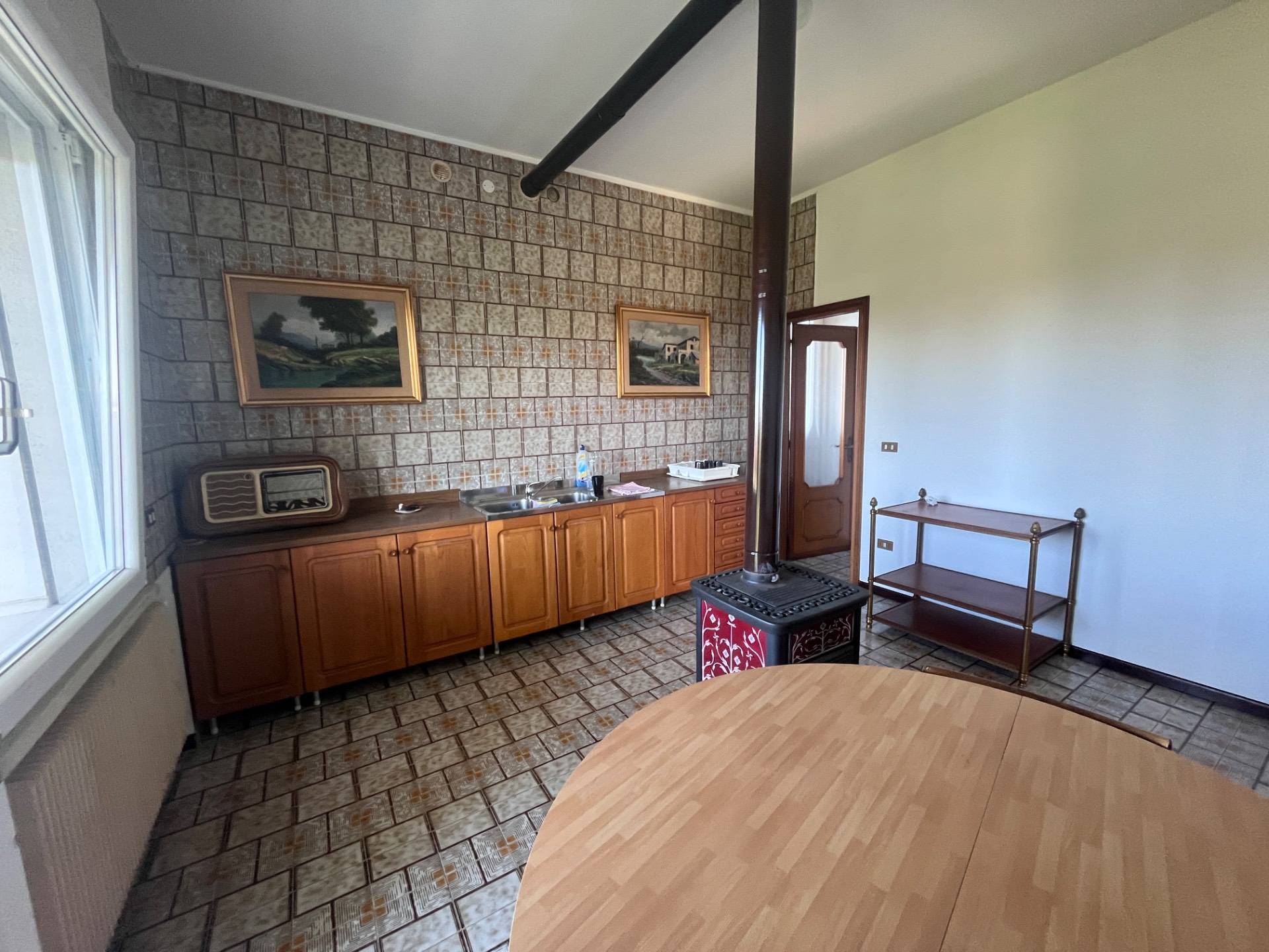 CASA SINGOLA CON TRE CAMERE in vendita a Carbonera, Pezzan