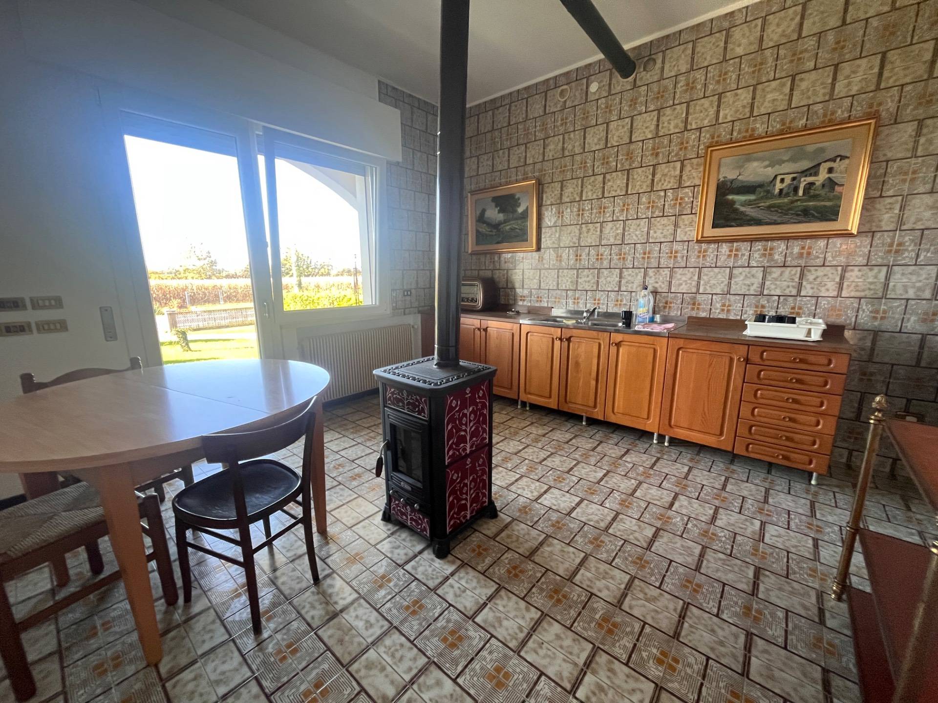 CASA SINGOLA CON TRE CAMERE in vendita a Carbonera, Pezzan