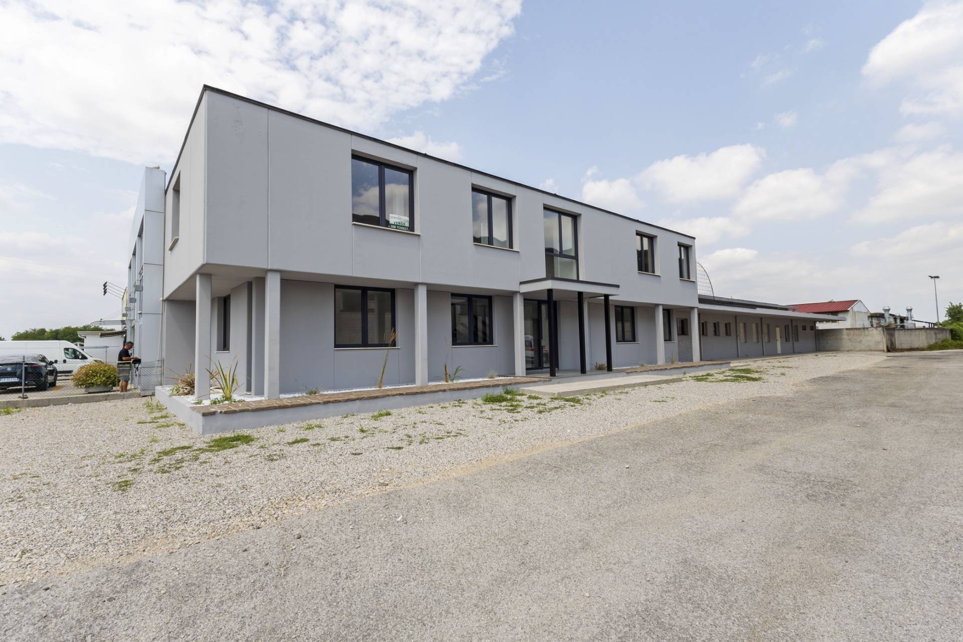 Ufficio in vendita a Paese