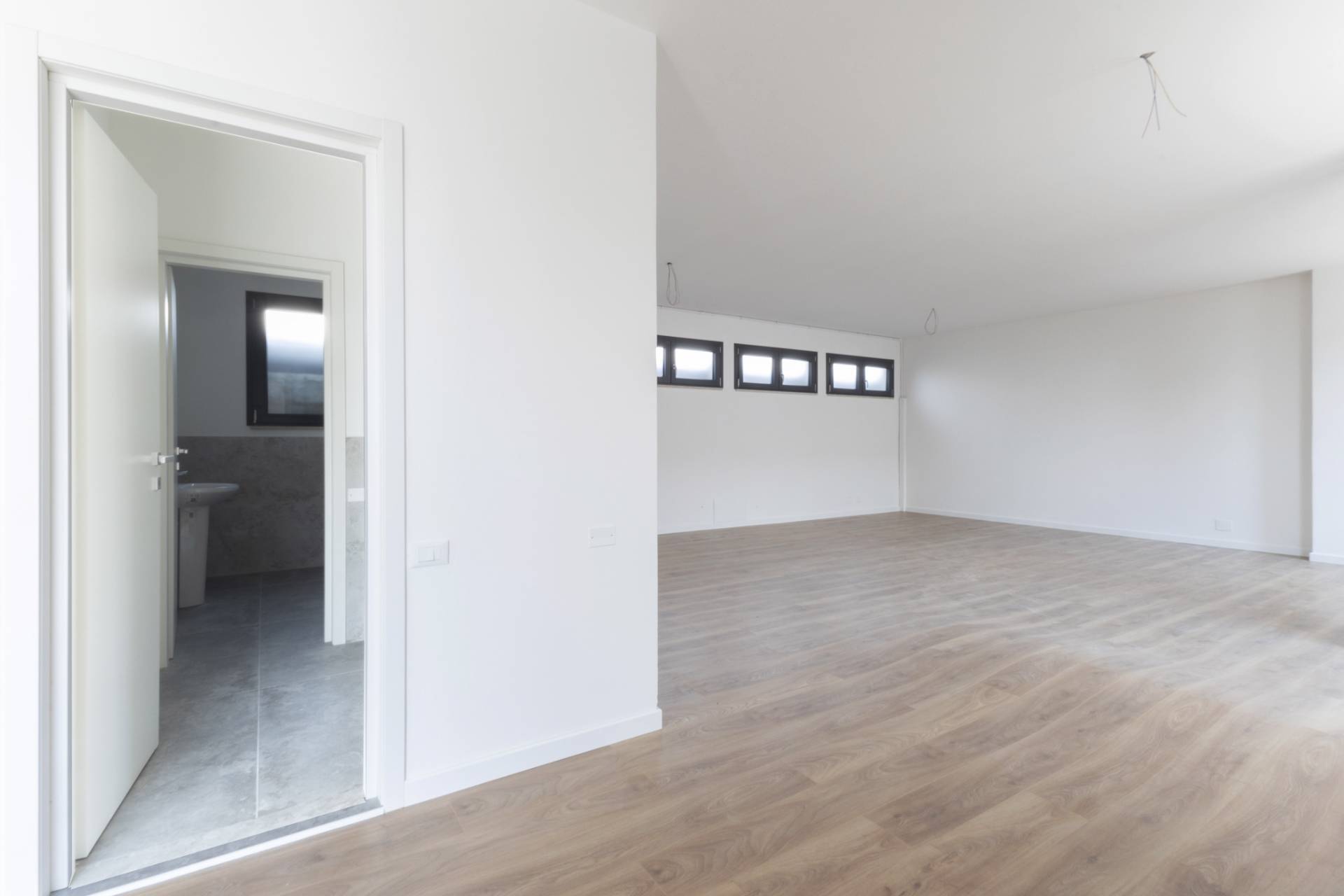 Ufficio in vendita a Paese