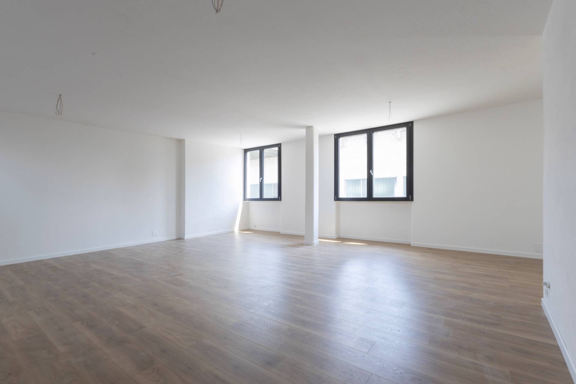 Ufficio in vendita a Paese