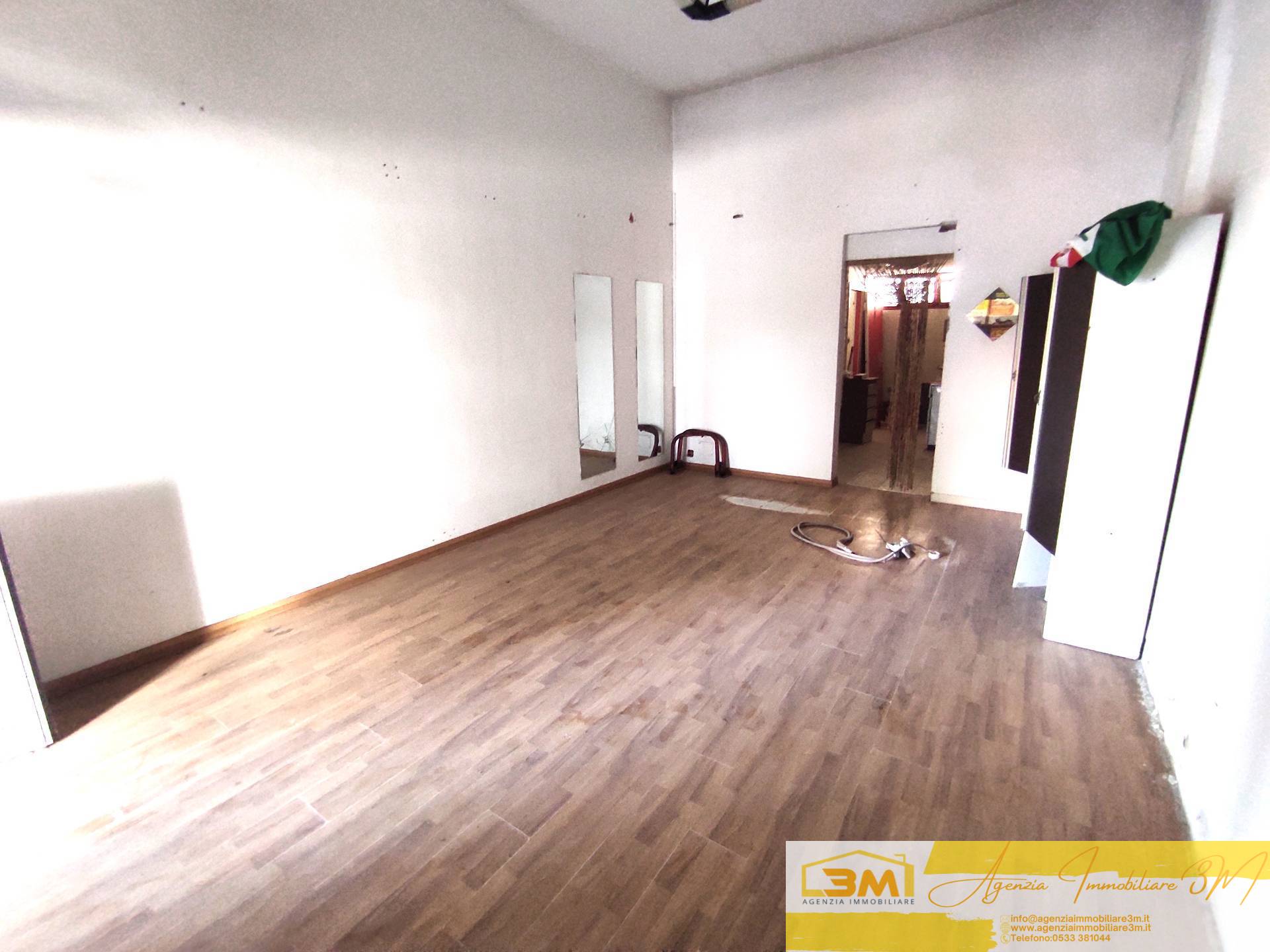 Locale commerciale in vendita a Comacchio, Lido degli Estensi