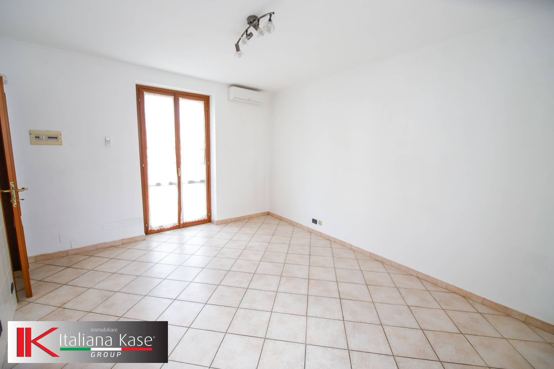 4 locali in vendita a Montanaro, Montanaro