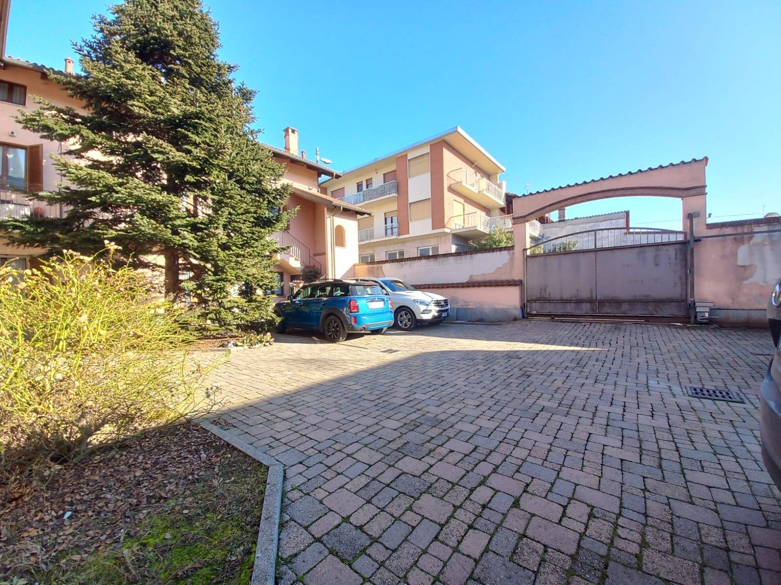 4 locali in vendita a Montanaro, Montanaro