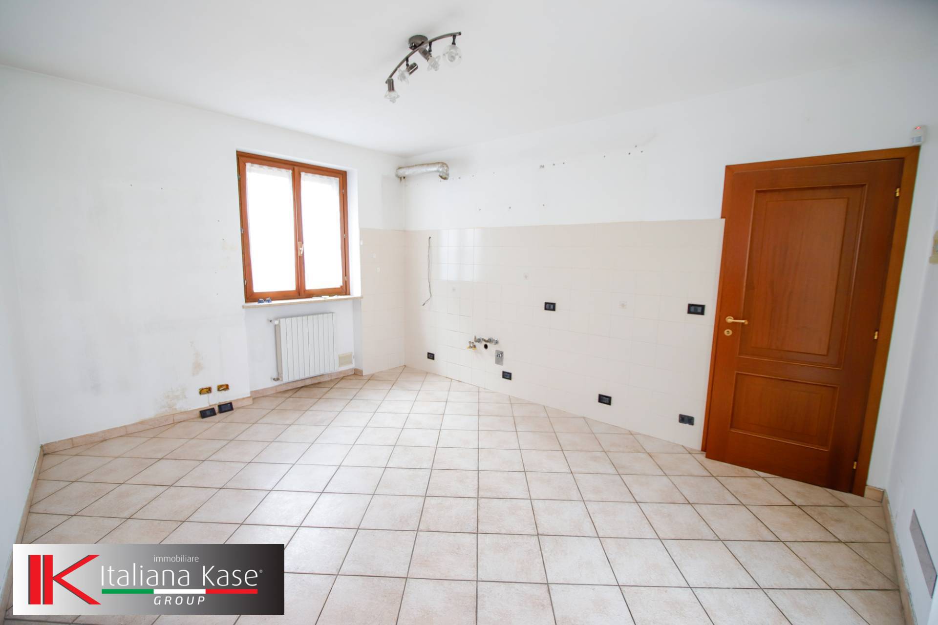 4 locali in vendita a Montanaro, Montanaro