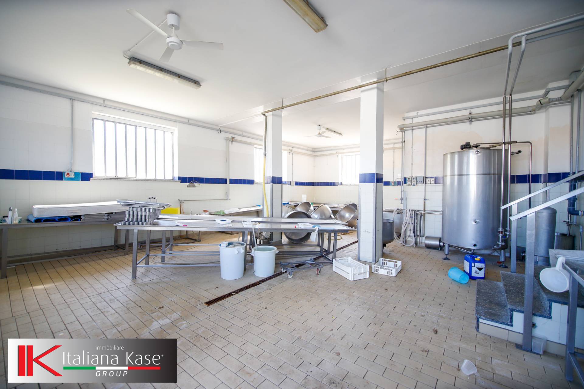 Locale commerciale in vendita a Foglizzo