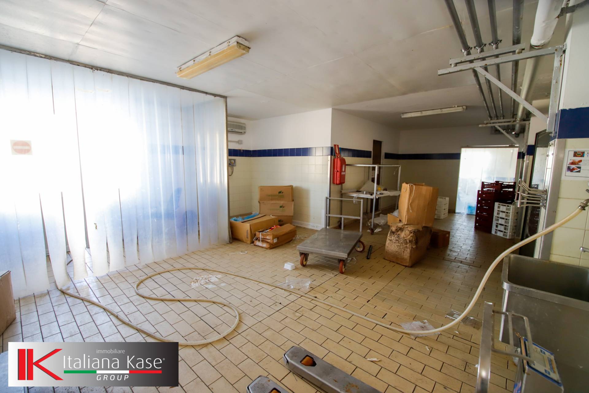 Locale commerciale in vendita a Foglizzo