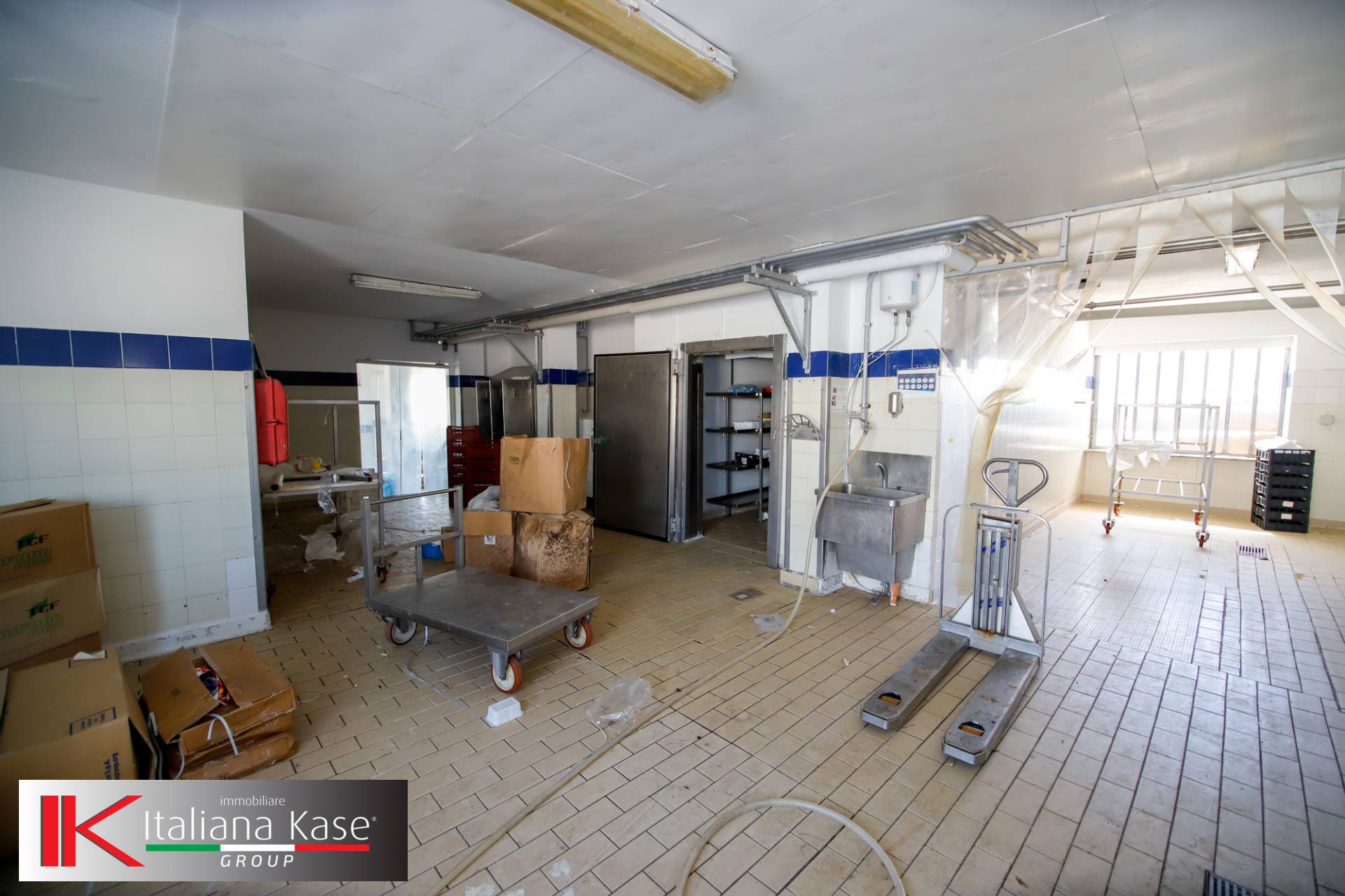 Locale commerciale in vendita a Foglizzo