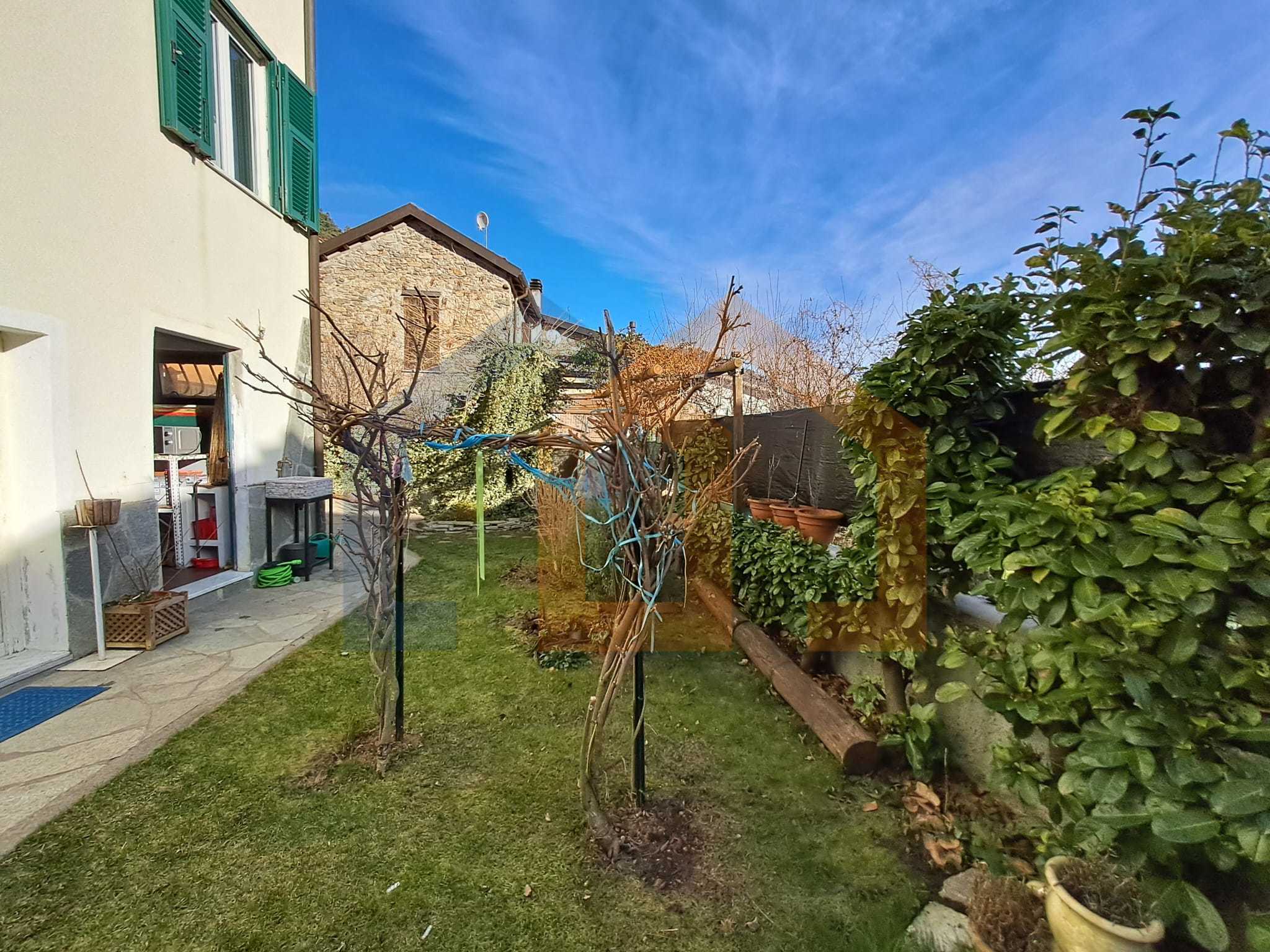 Casa indipendente con giardino in via xxv aprile, Pallare