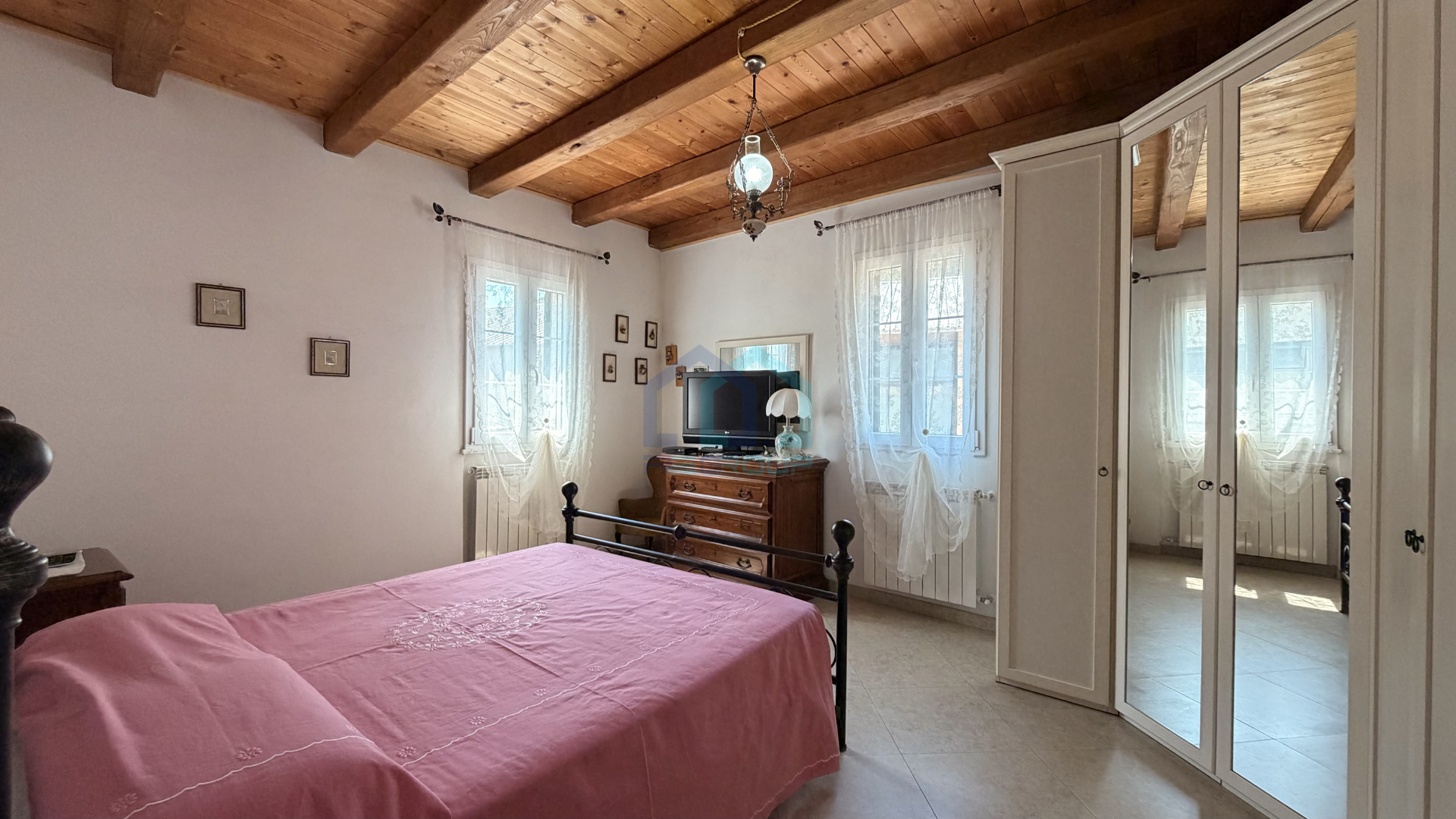 Villa con giardino in via tecci 16, Quiliano