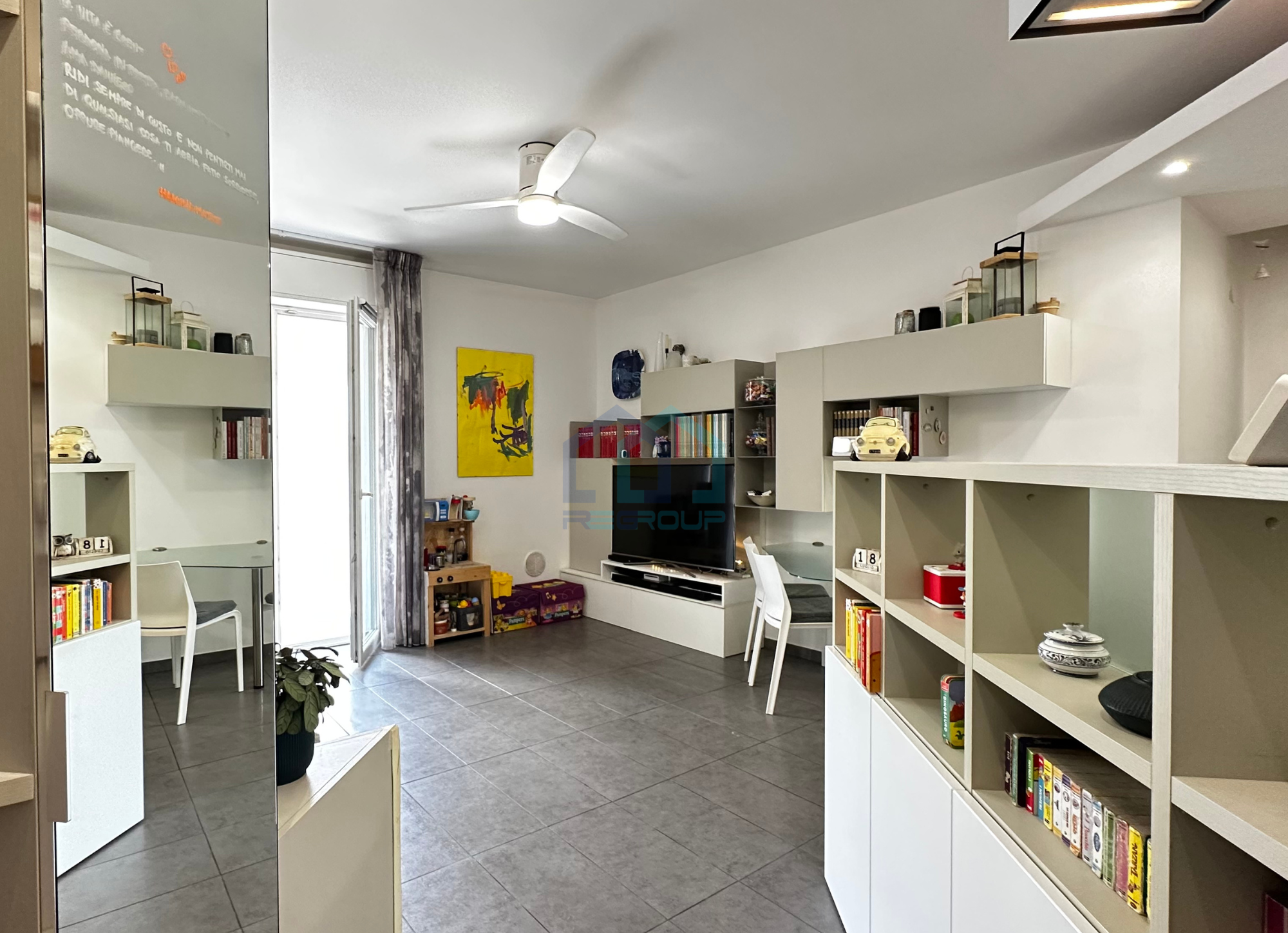 Quadrilocale con terrazzo in via privata vistamare 6, Savona