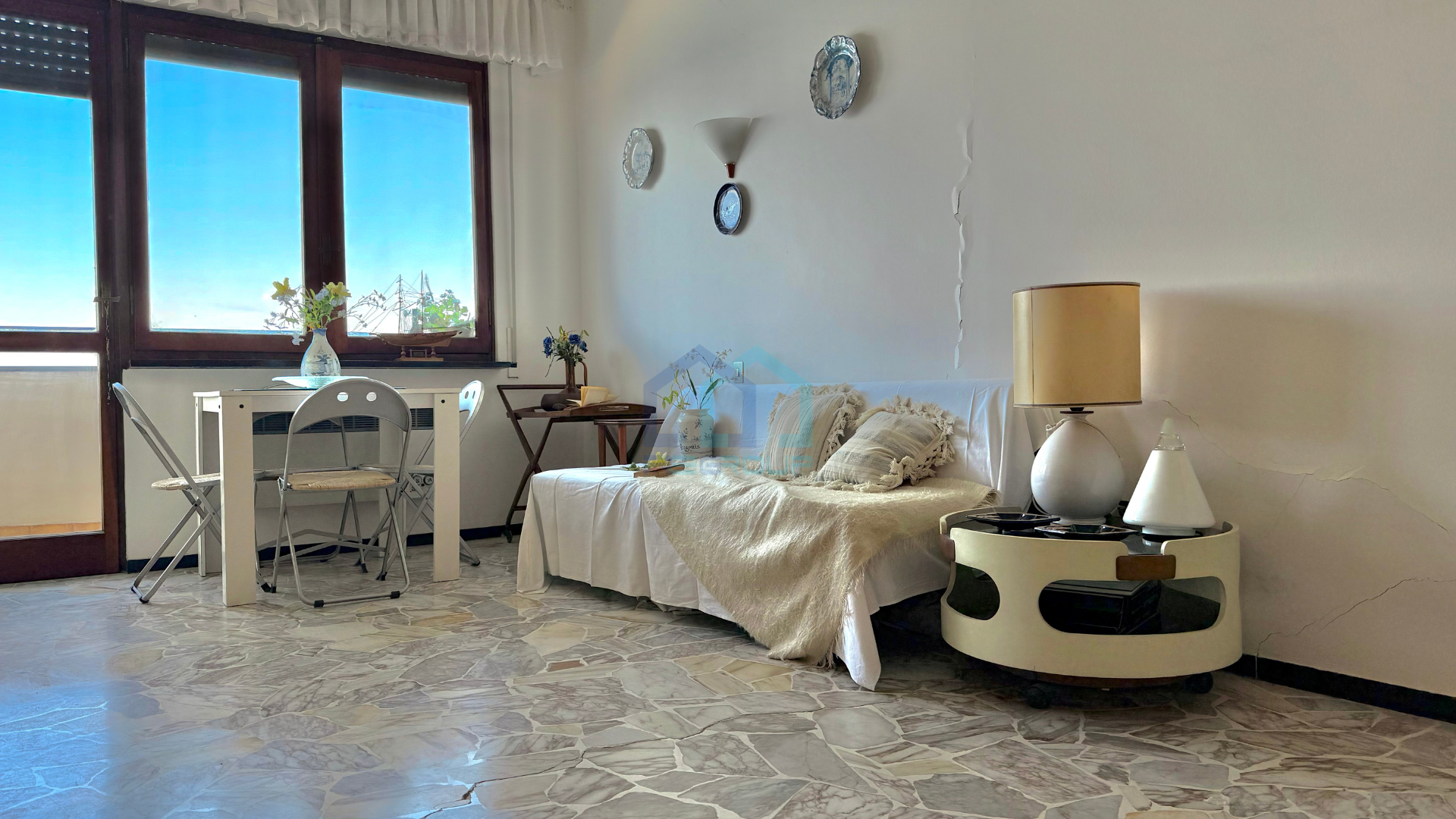Bilocale con terrazzo in via aurelia 10, Bergeggi