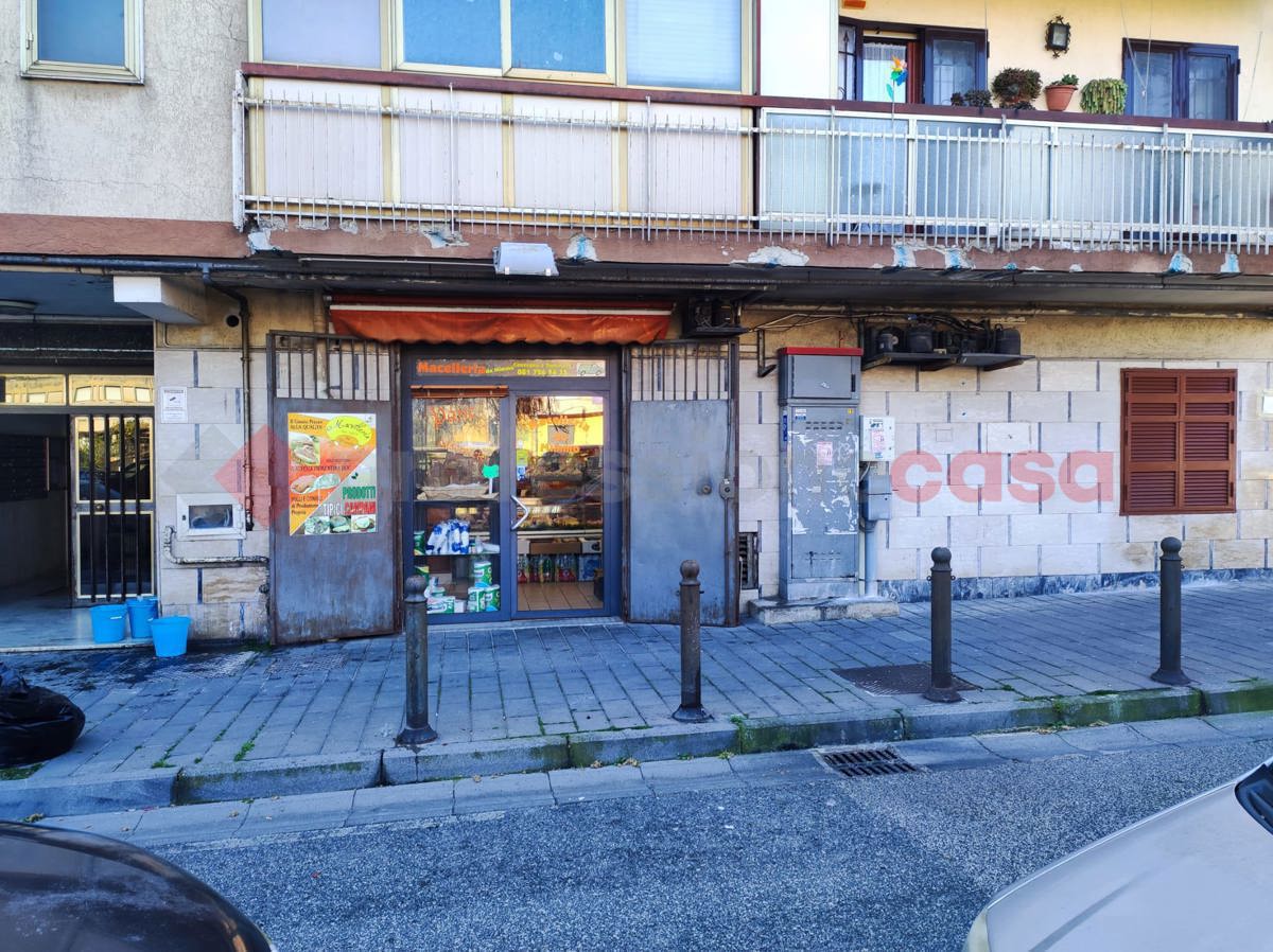 Negozio in vendita a Napoli
