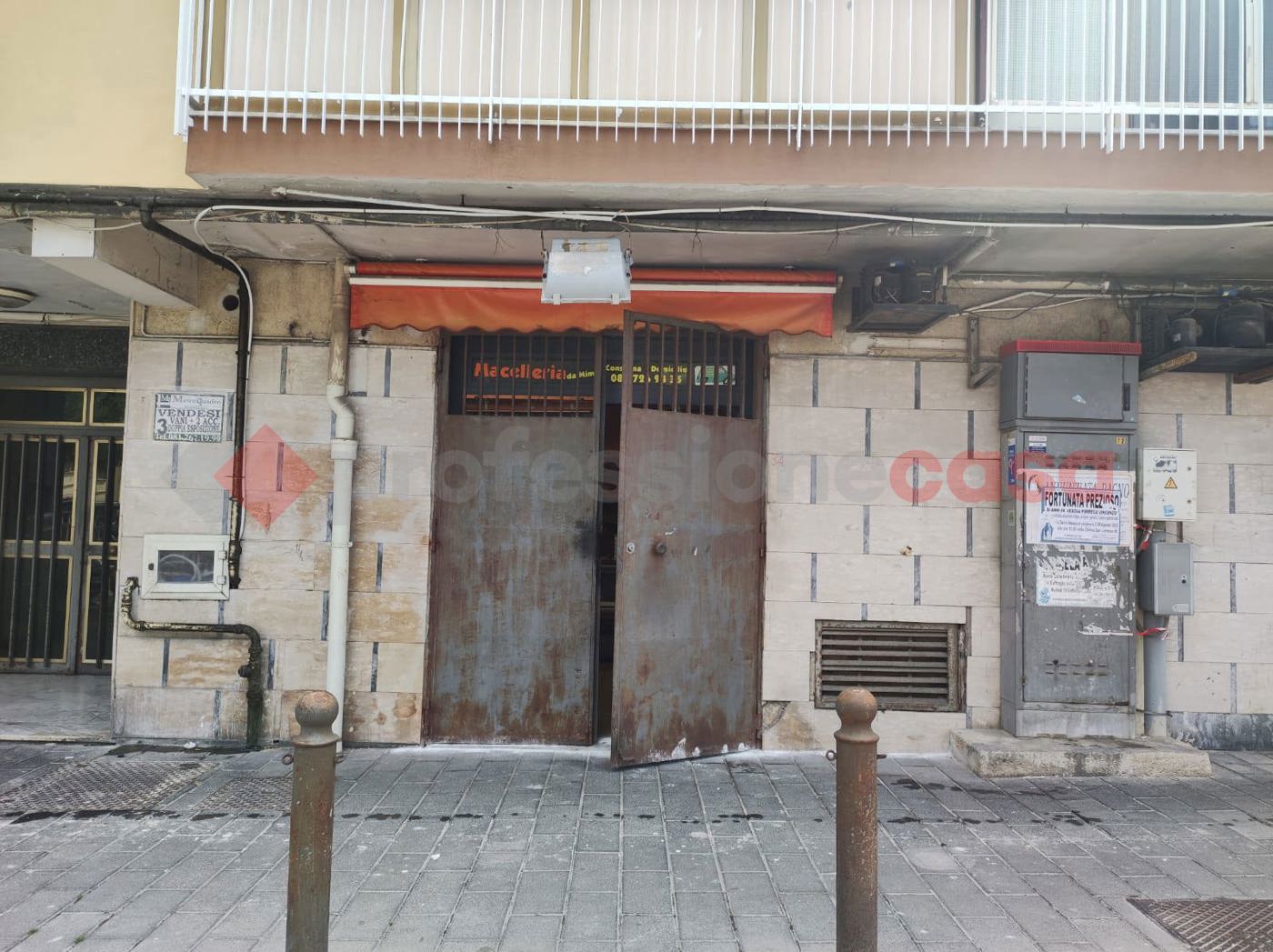 Negozio in affitto a Napoli