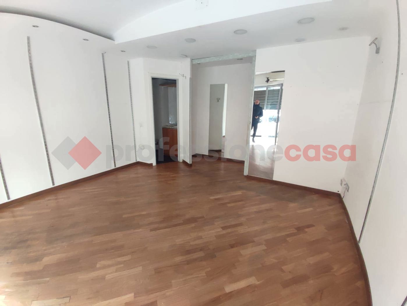 Negozio in affitto a Napoli