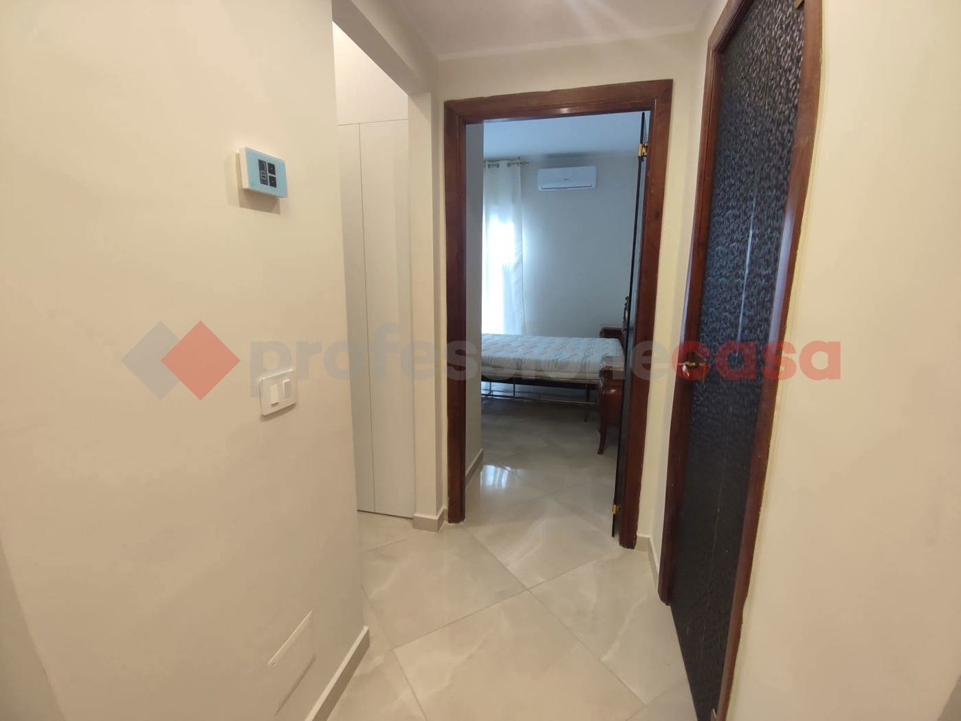 Trilocale arredato in affitto a Napoli