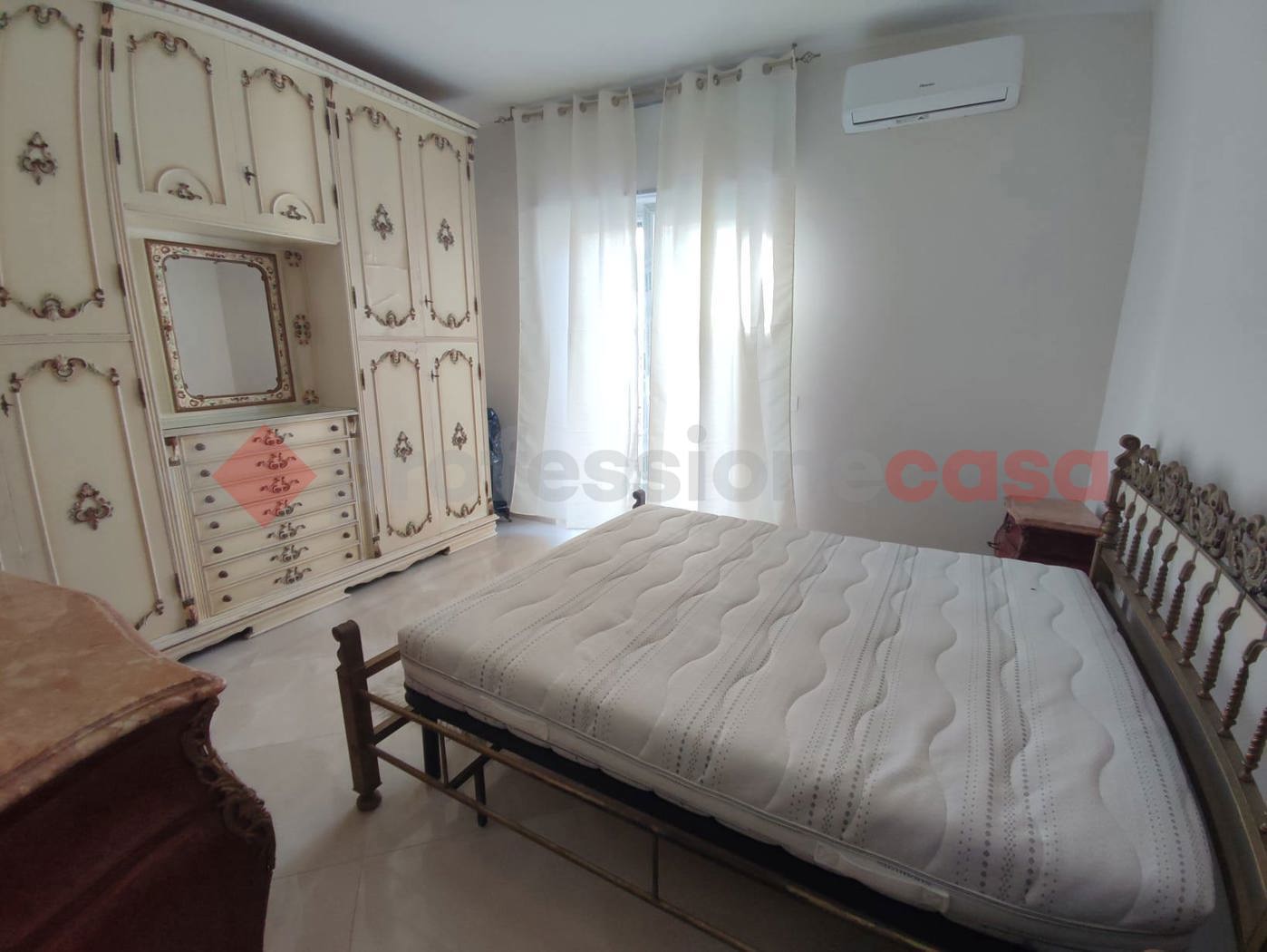 Trilocale arredato in affitto a Napoli