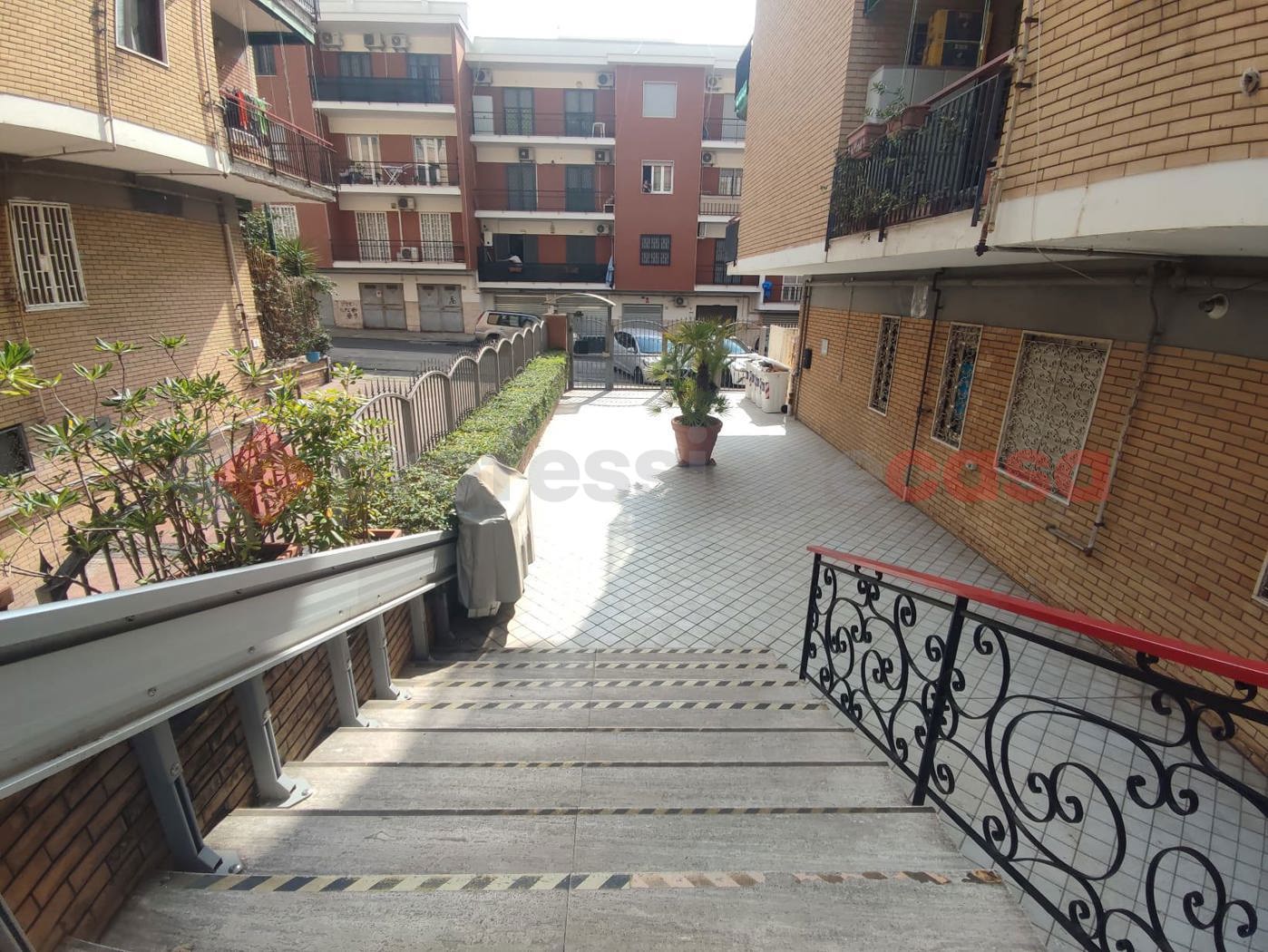 Bilocale da ristrutturare a Napoli