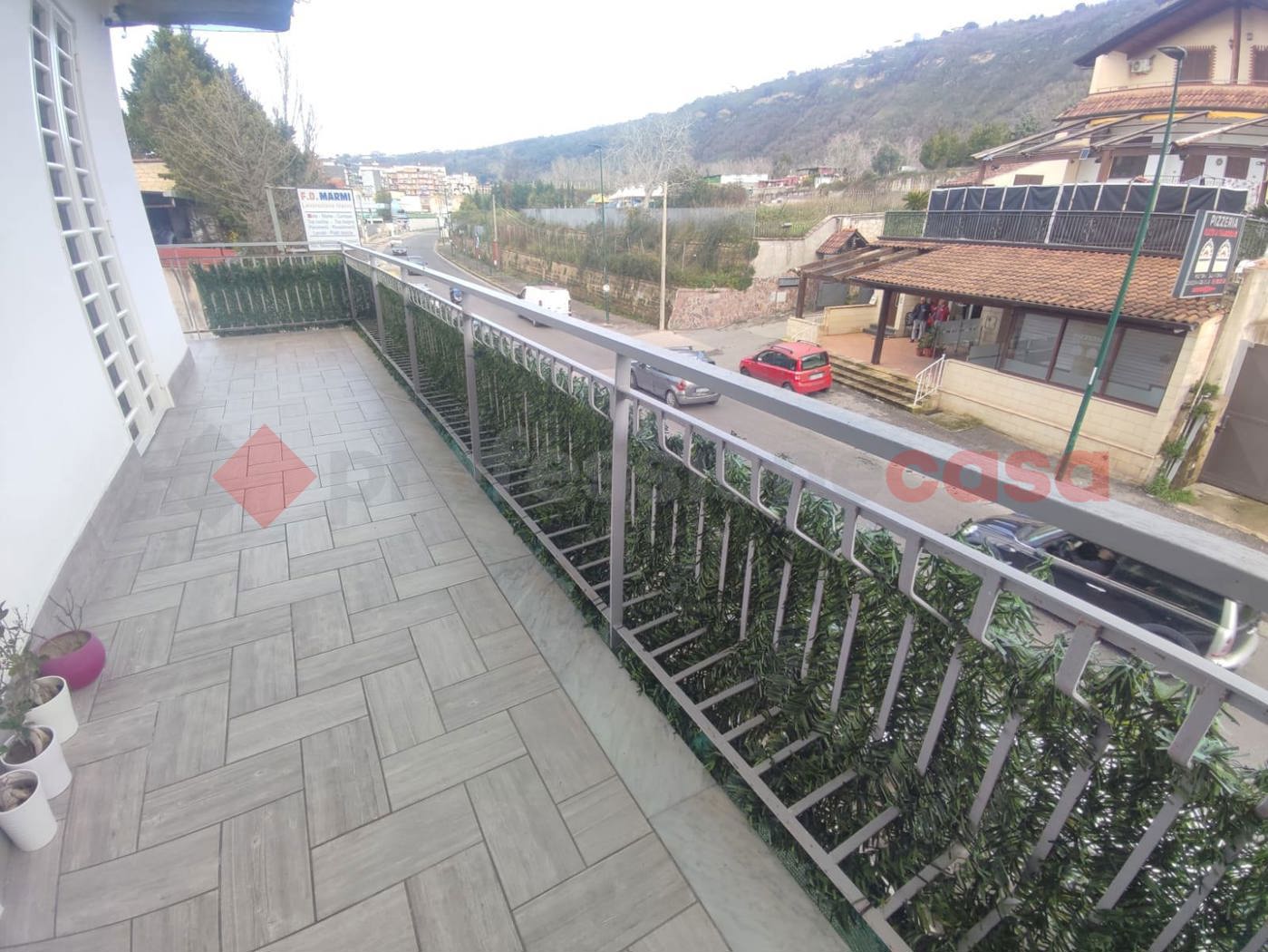 Trilocale ristrutturato a Napoli