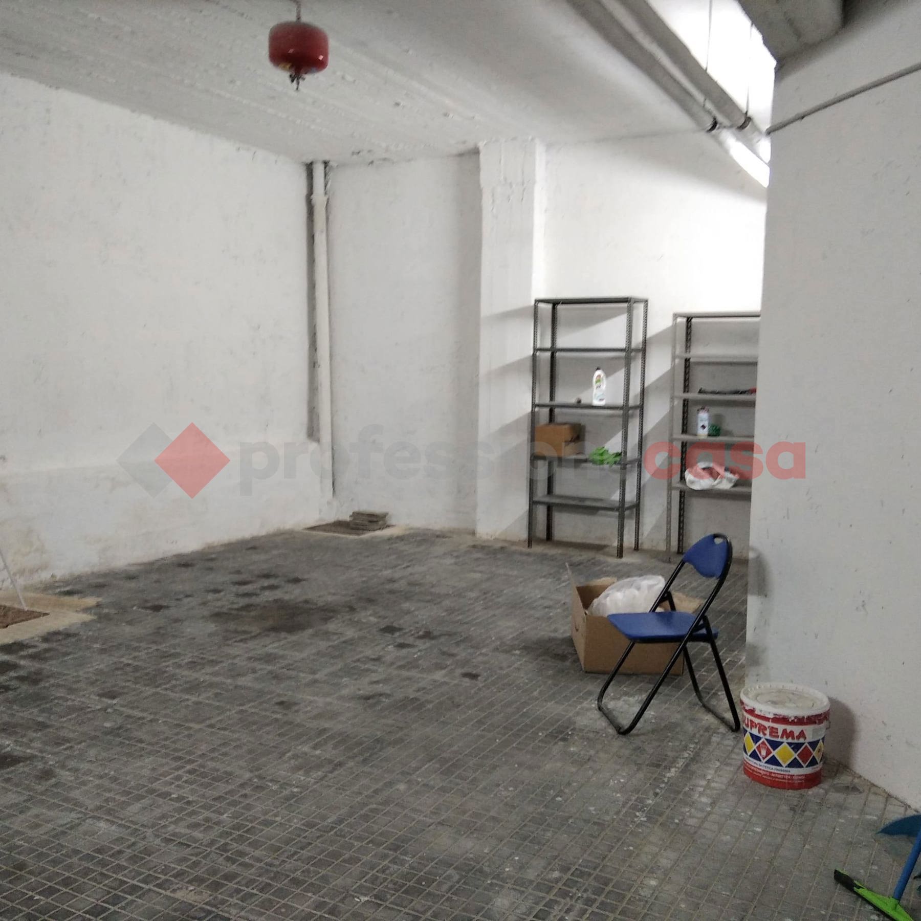 Box/Garage 40mq in affitto a Napoli