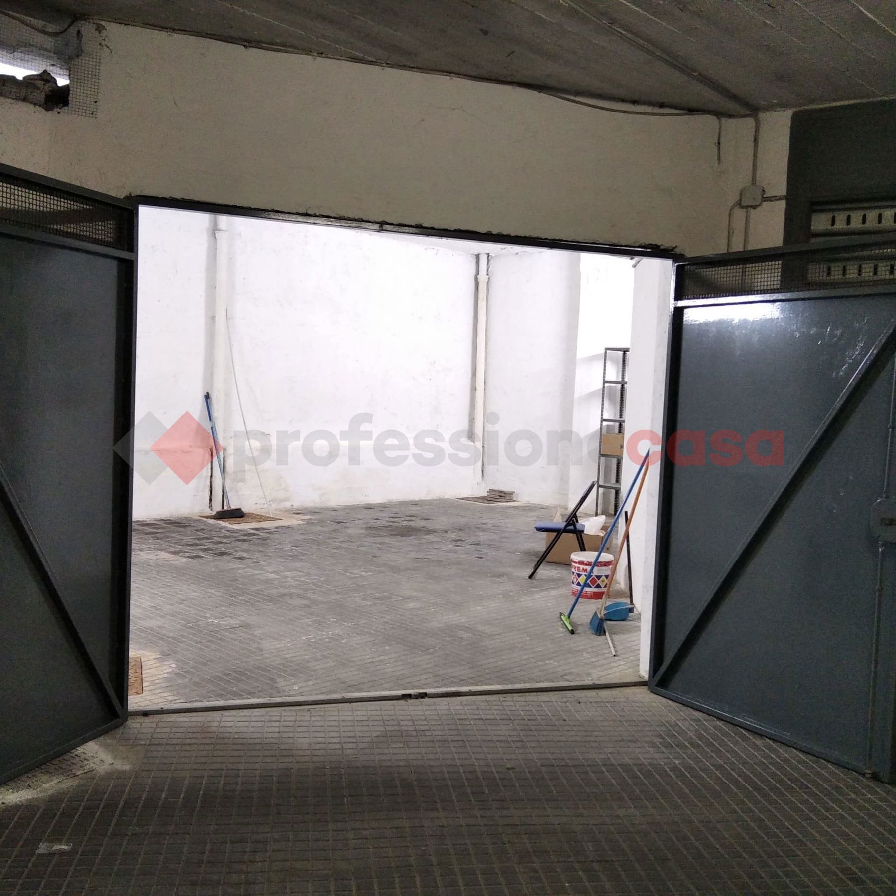 Box/Garage 40mq in affitto a Napoli