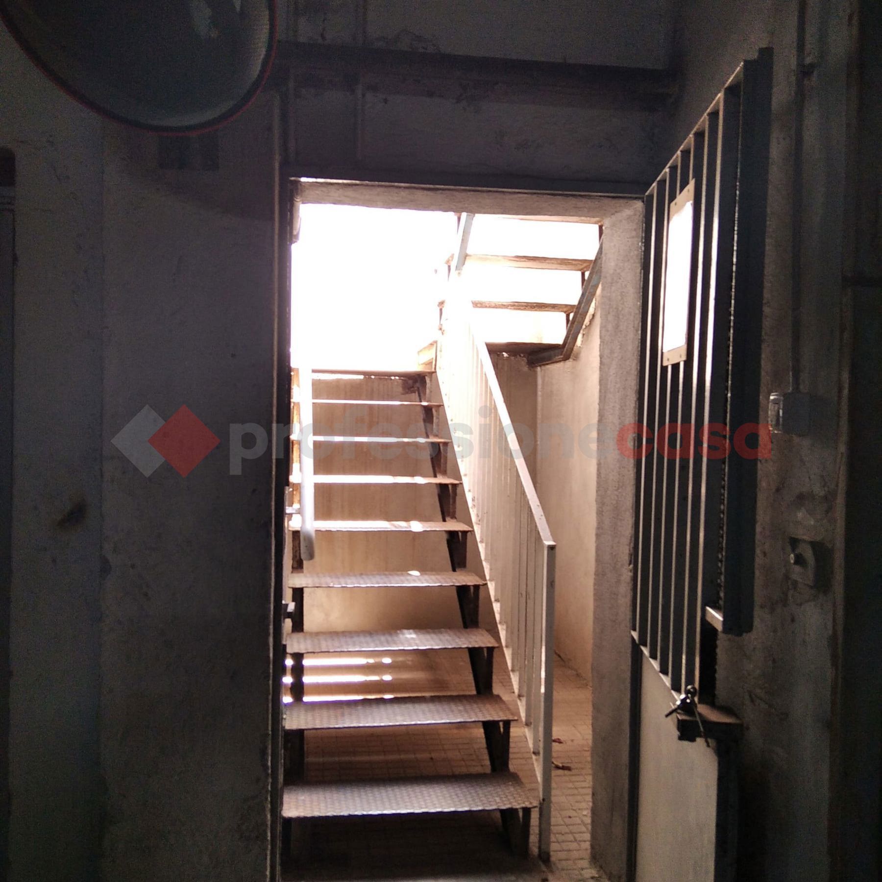 Box/Garage 40mq in affitto a Napoli