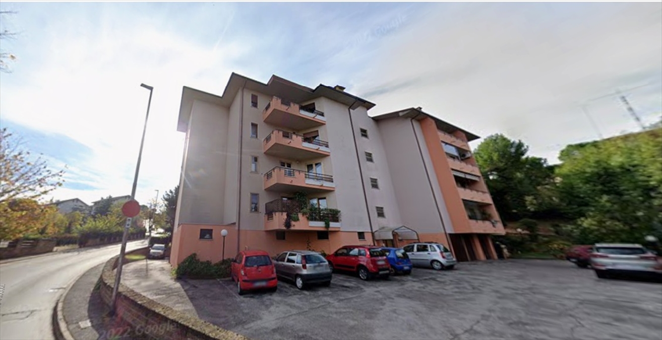 Quadrilocale con box in via rossini 7, Chieti