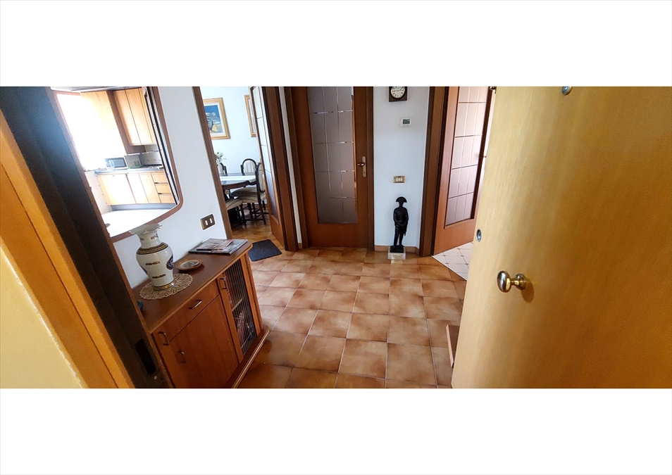Quadrilocale con box in via rossini 7, Chieti