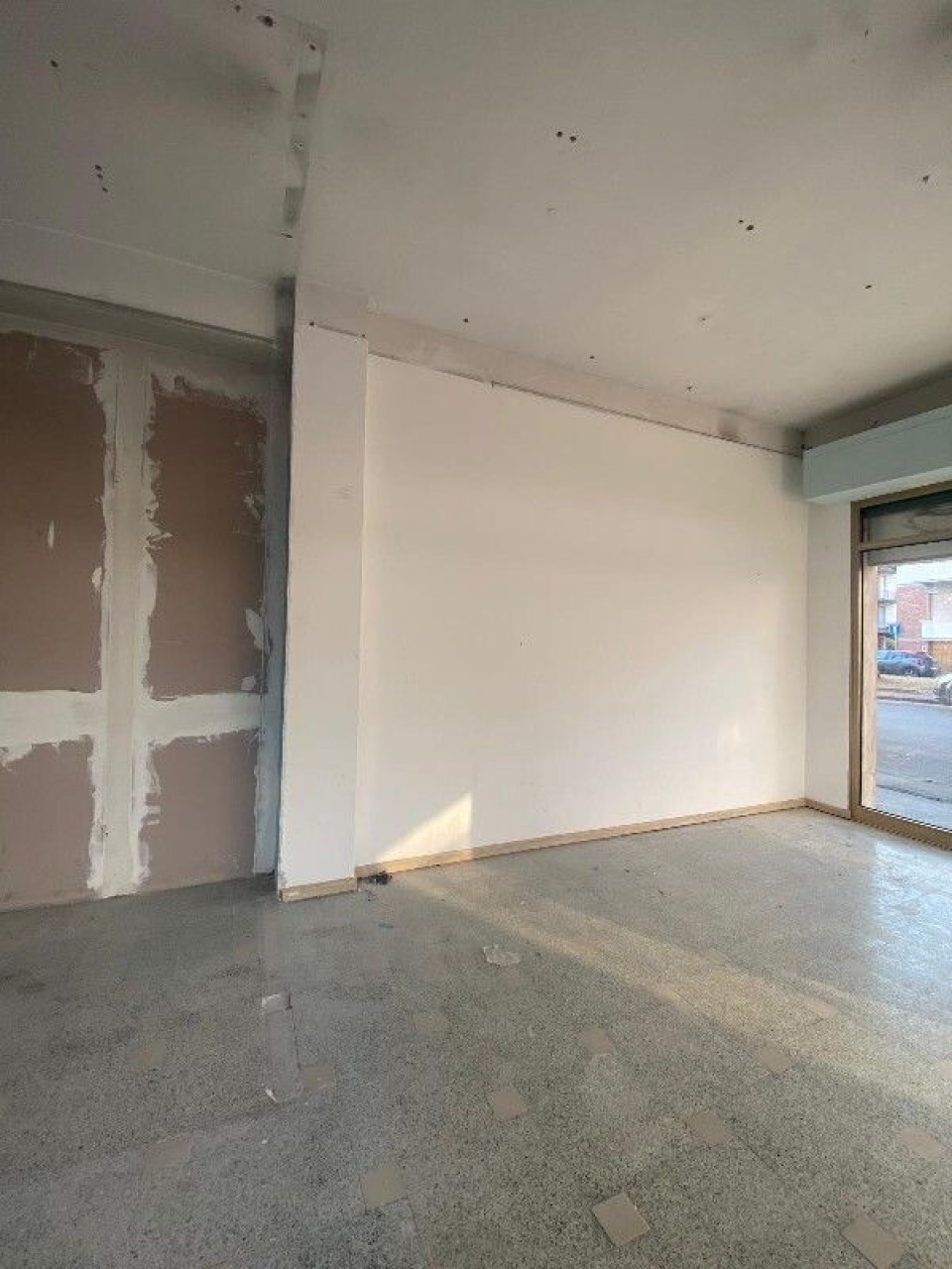 Locale commerciale in affitto a Empoli