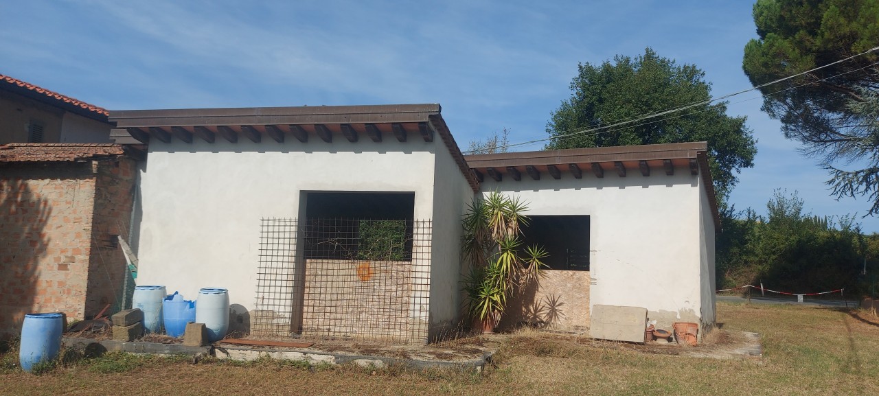Rustico con giardino a Vinci