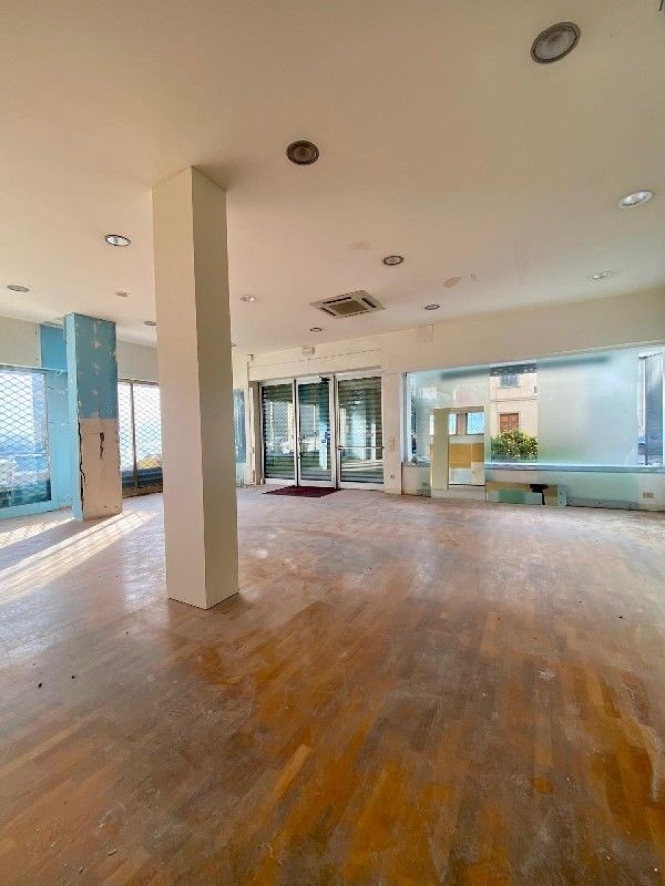 Locale commerciale in affitto a Empoli