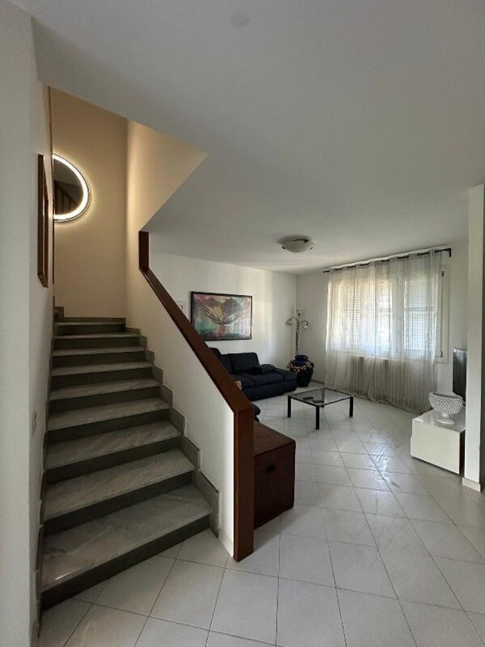 Villa con giardino a Capraia e Limite