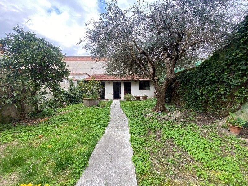 Casa indipendente con giardino a Empoli